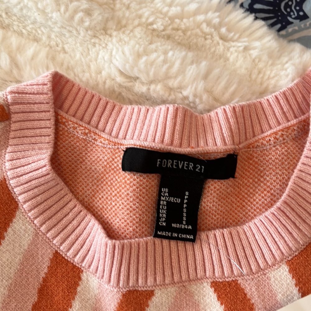 Star Design Sweater - Picture 2 of 3